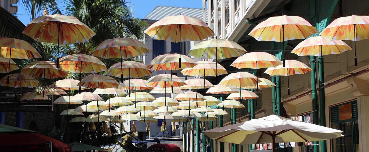 umbrellas-2393938_1280